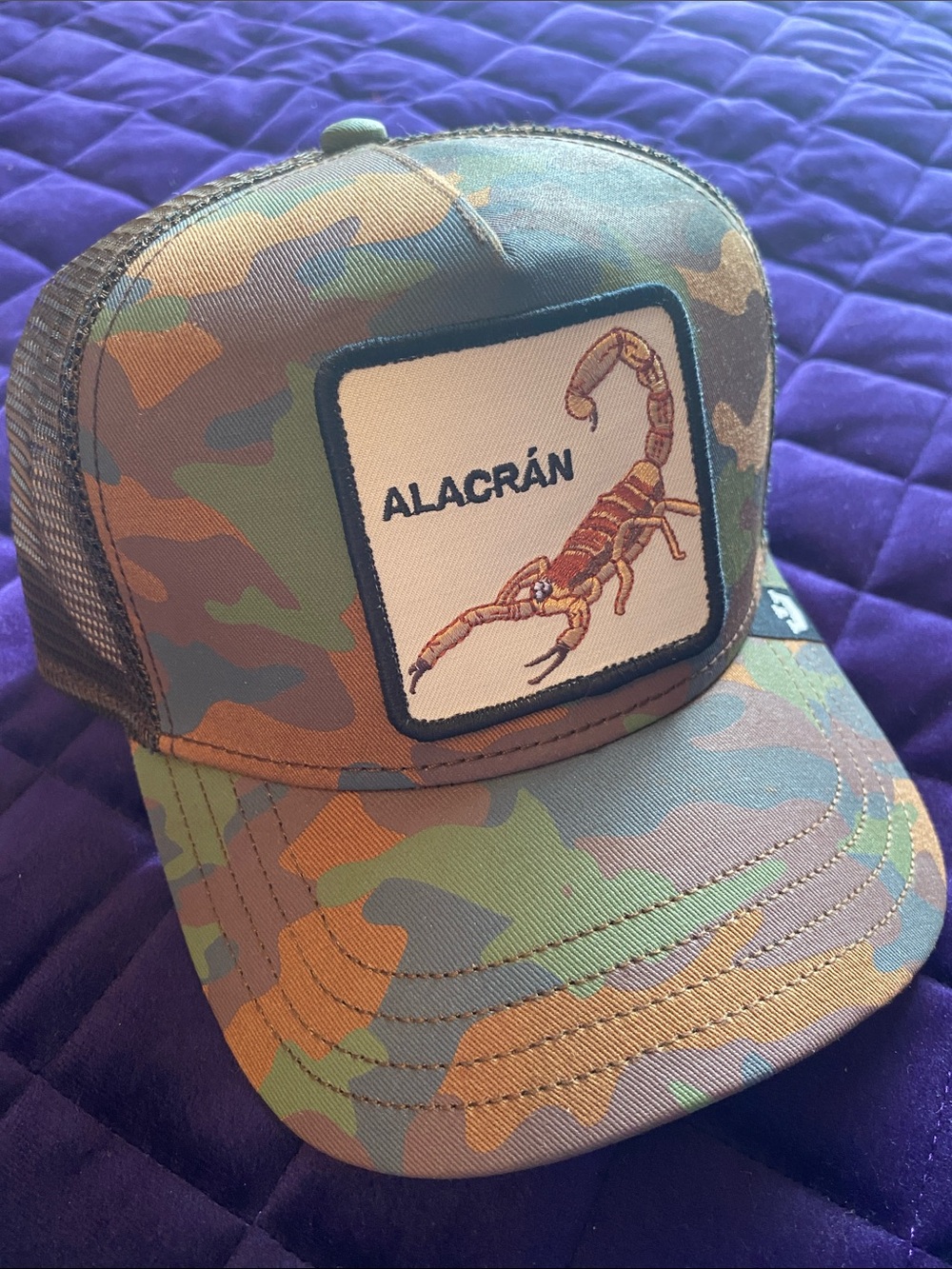 ALACRÁN Camouflage Trucker Hat - Green Camo